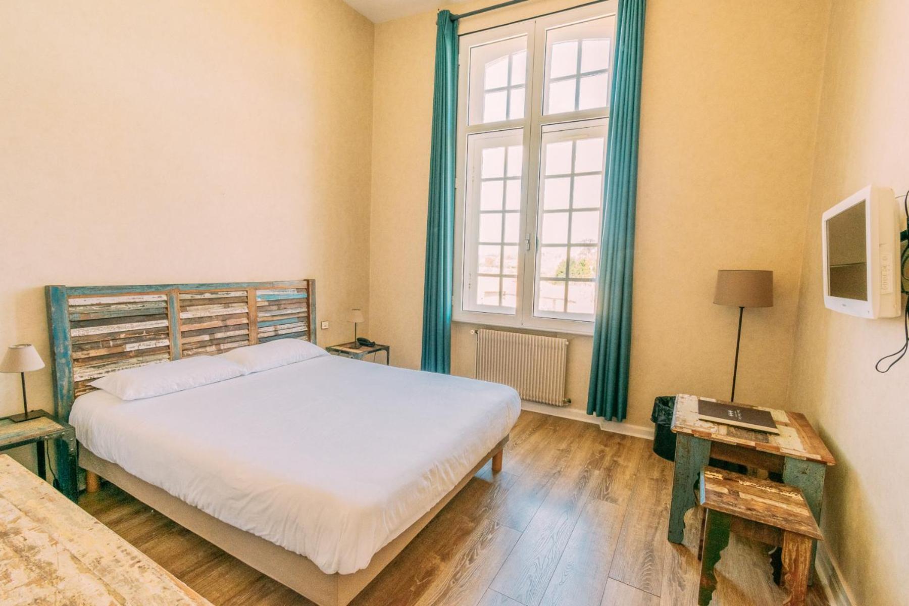 Les Trois Lys Hotel
