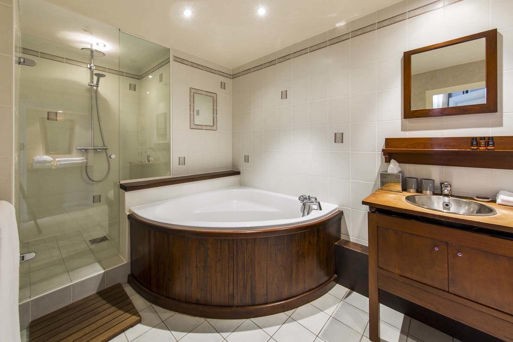 Les Trois Lys Hotel